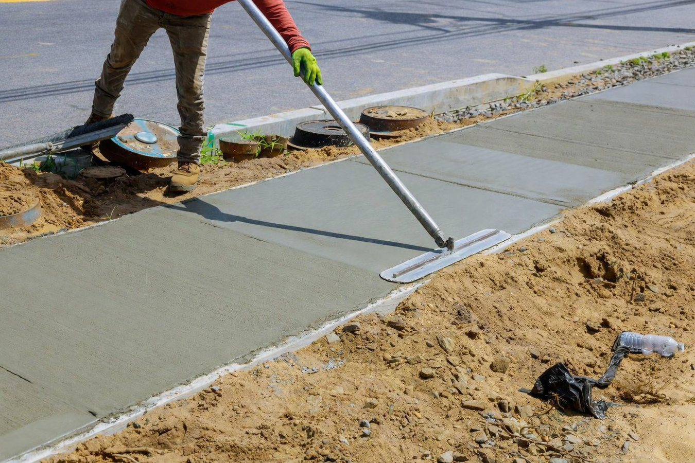 Concrete sidewalk building in La Mesa, CA